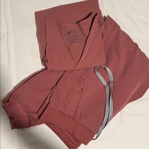 Figs Rose Scrub Ensemble Small